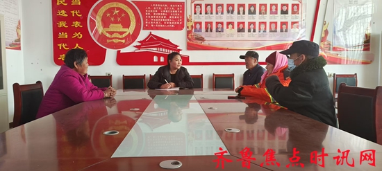 王燕燕代表在临河工作站接待选民_看图王_副本.jpg